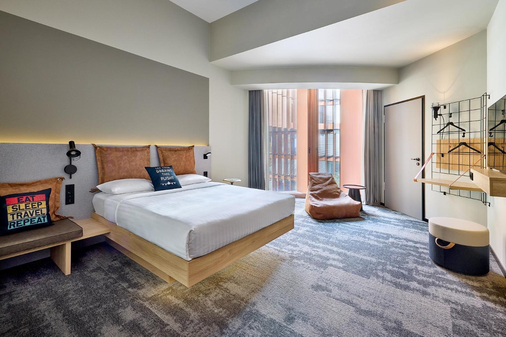 Moxy Luxembourg Airport Hotel *