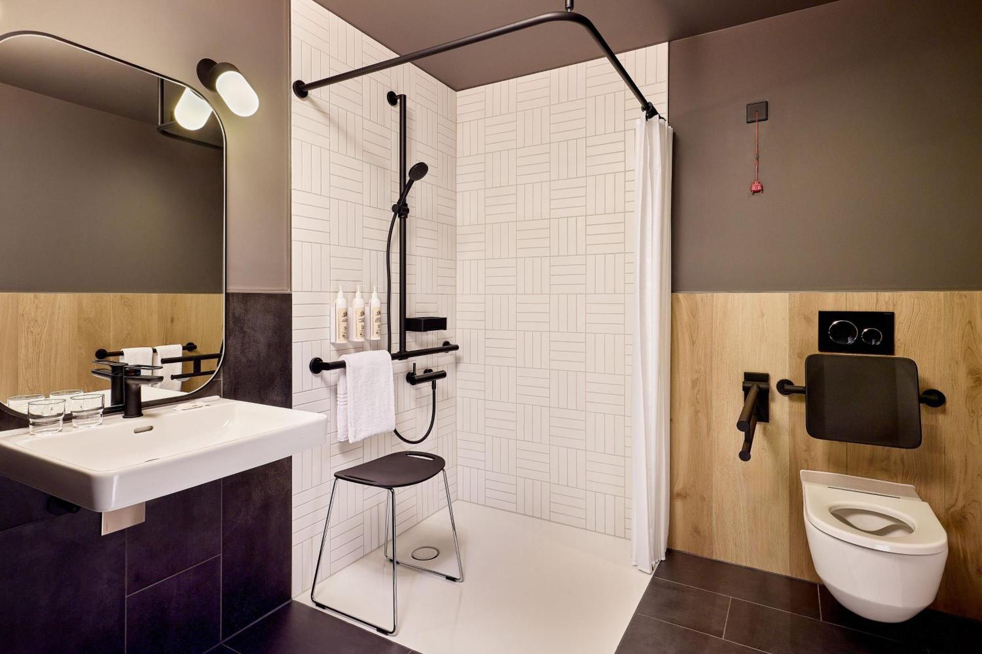 Moxy Luxembourg Airport Niederanven